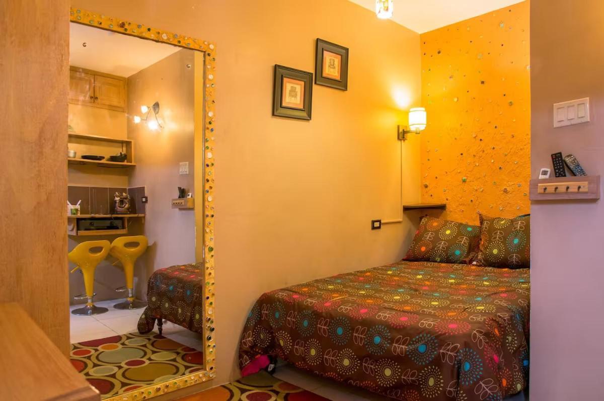 One32 Guesthouse Bejeweled Кингстън Екстериор снимка